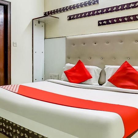 Oyo 75948 Hotel Tushar Continental Нью-Дели Экстерьер фото