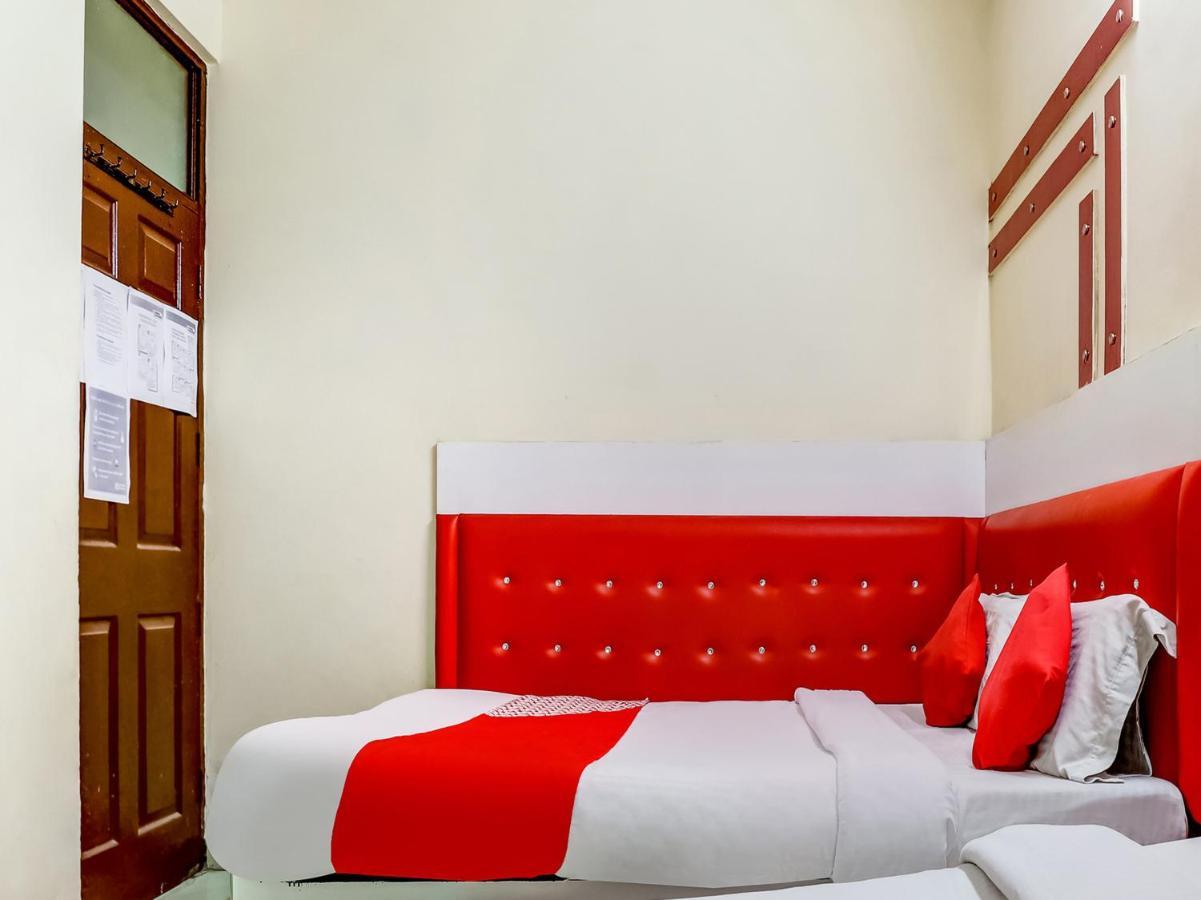 Oyo 75948 Hotel Tushar Continental Нью-Дели Экстерьер фото