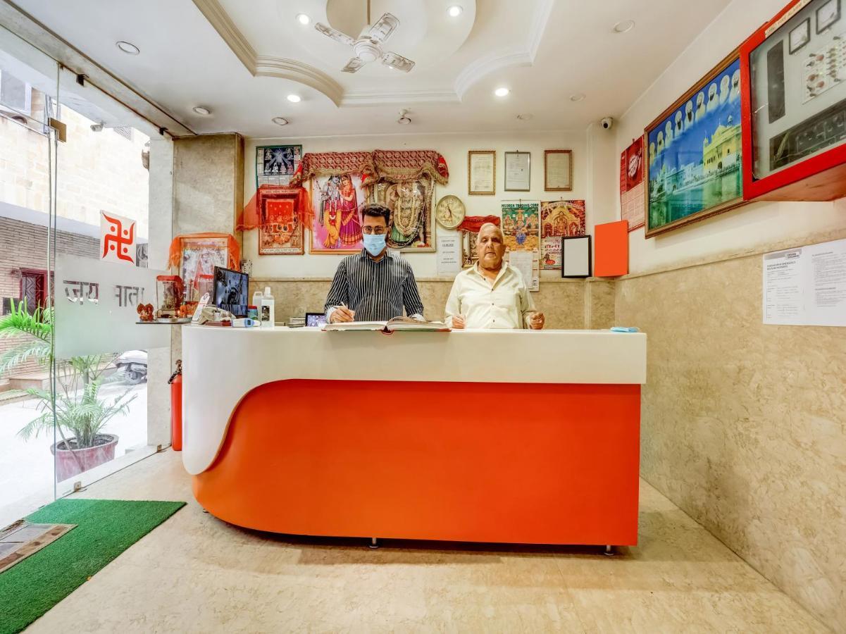 Oyo 75948 Hotel Tushar Continental Нью-Дели Экстерьер фото