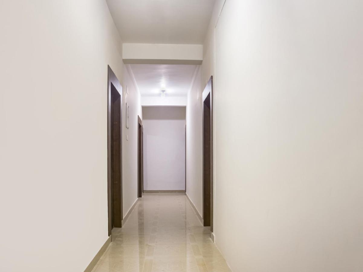 Oyo 75948 Hotel Tushar Continental Нью-Дели Экстерьер фото